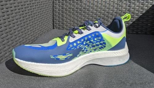 国产慢跑鞋特点介绍视频,匠心独运，舒适性能一应俱全