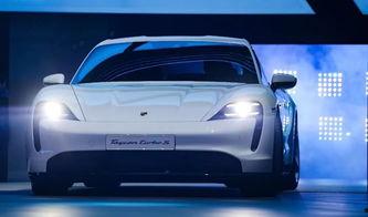 国产牛头车视频,穿梭岁月的怀旧传奇